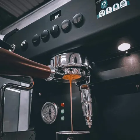 为什么 Robusta 咖啡比 Arabica 更容易形成克力玛？